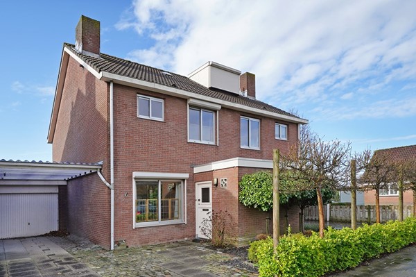 Oostendestraat 33, Hoedekenskerke